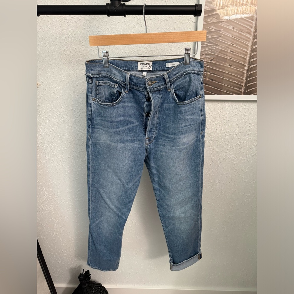 Frame Denim Straight Leg Jeans in Medium Wash Blue